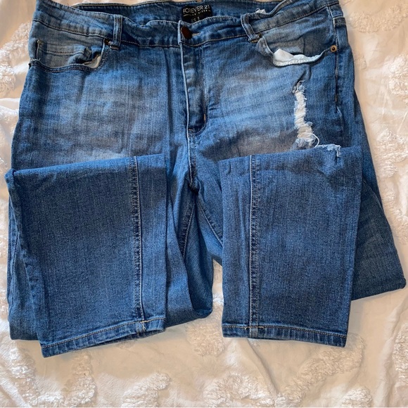 Distressed Jeans - Picture 2 of 4